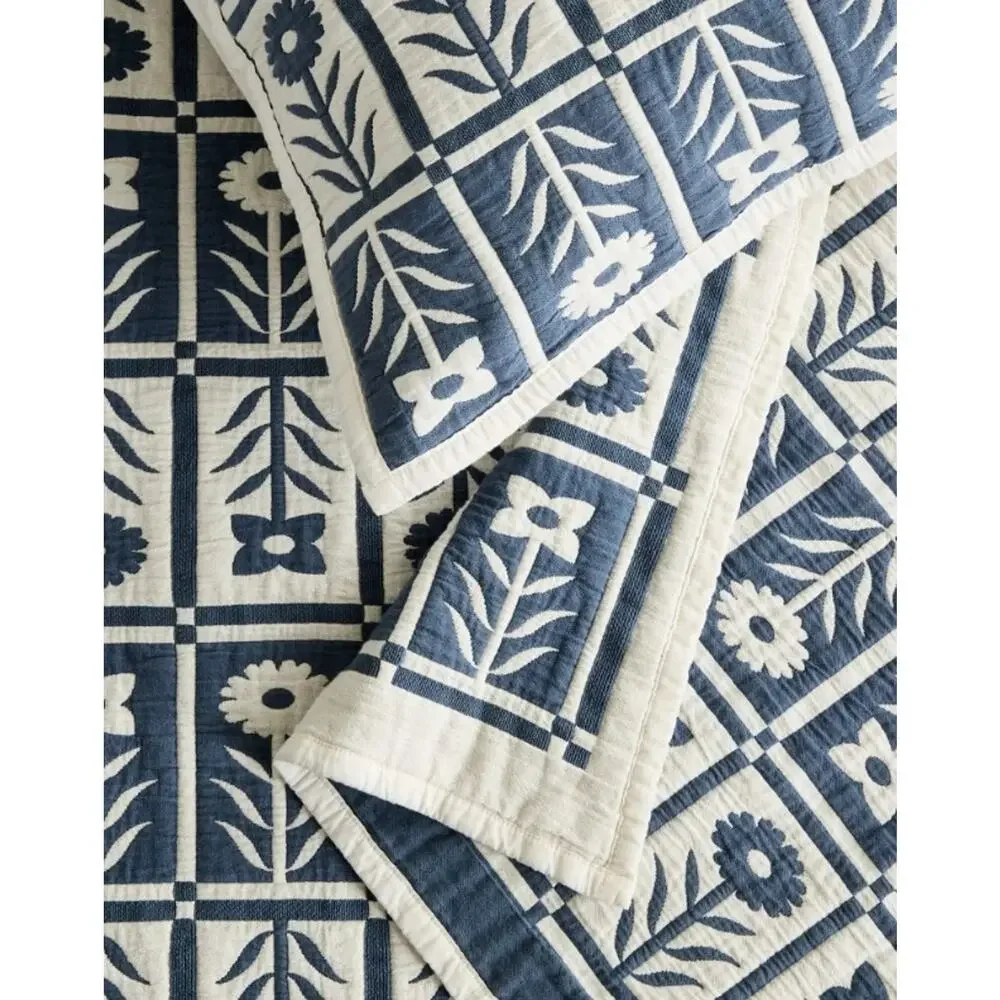 NEW QUINCE Organic Cotton Jacquard Floral Coverlet Blue King California King - Picture 2 of 9